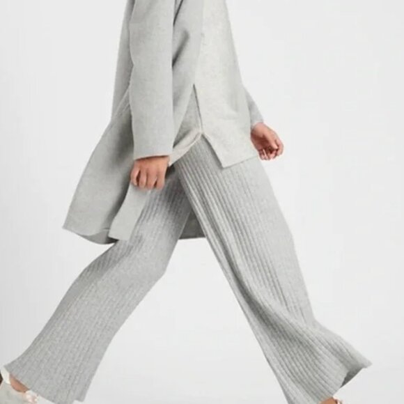 Banana Republic Wide Leg Sweater Pant NWT! - Picture 1 of 4